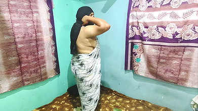 Sexy Muslim Bich Dancing