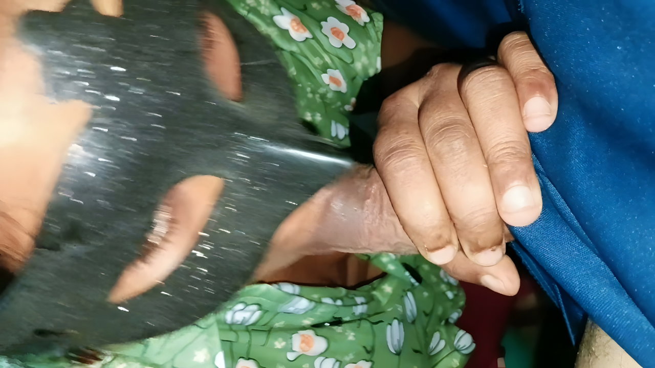Surprise Cumshot in Mouth Indian Bhabhi – Horny Neha Bhabhi Face Fucking Blowjob Video