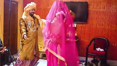 Raja ne naukrani ko sona dekar khusi khusi chod diya