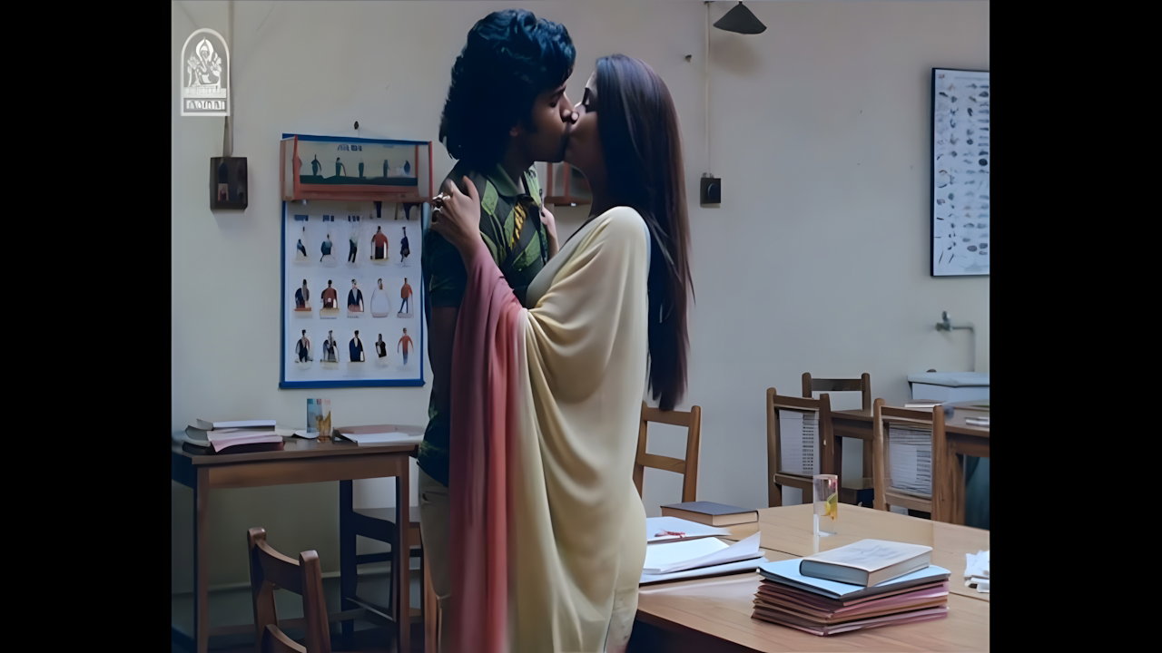 South INDIAN ACTRESS IN BACKLESS SAREE WILD USED AI EDIT VIDEO 2