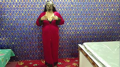 Arab Queen with Big Boobs Sex with Huge Dildo