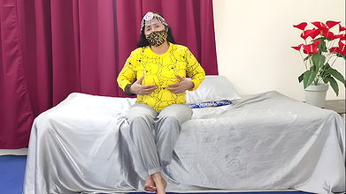 Sexy Pakistani Sexy Lady Fucking Pussy by Dildo with Sexy Urdu Talks