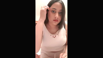Sexy Chubby GF Showing Nude.mp4