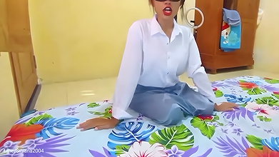 Silvana asks her stepsisters for pocket money to go to school but ends up making love