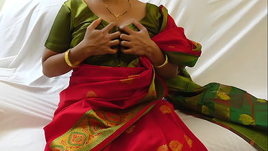 Horny Hot Indian Aunty Fingering Pussy