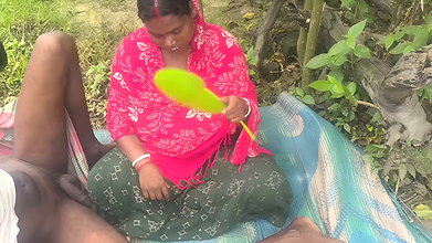 Indian pados ki bhabhi ko jungle mein chudai ki