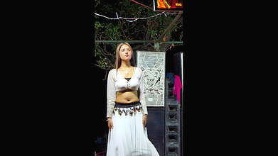 MAYRA KHAN SEDUCTIVE UP STAGE DANCER VIDEOS NAVEL TEASE HQ 6