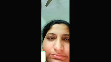 Desi lady showing boobs and pussy on video call