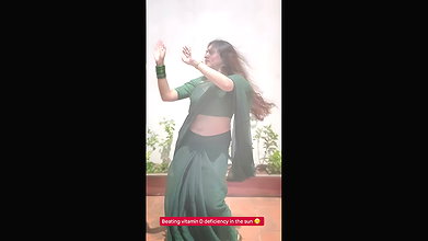 hot marathi lady sexy navel in green saree 1