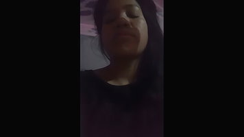 Guwahati Girl Shows her Boobs