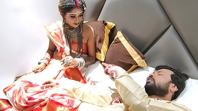 Akele me dekh kar Bhabhi ji jabbar ko dasti room me pel diya