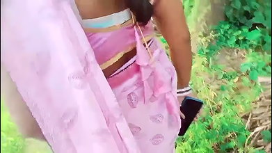 desi bhabhi urineing in the field before fucking