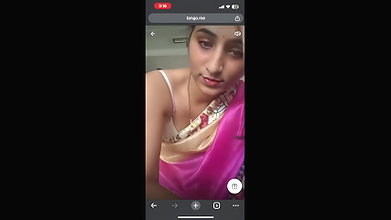 Desi sexy bhabi open her saree