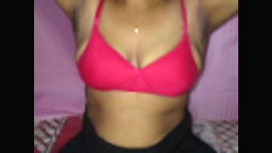 Bengali Housewife Mona Exposes Her Milky Boobs