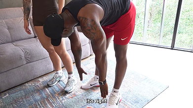 Muscular personal trainer fucks his big ass student taking advantage of her husband’s absence from class