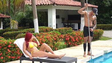 Muscular pisinero with huge cock fucks me in the outdoor pool