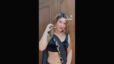 chandhini felshy deep navel in black saree 22