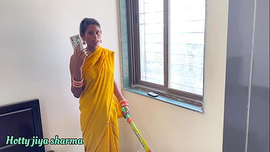 desi kam wali bai ke sath makan malik ne kiya khub ghapa ghap p1080