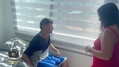 A delicious exchange with my stepmother, I fuck her hard in exchange for going out with my girlfriend. I cum on her tits