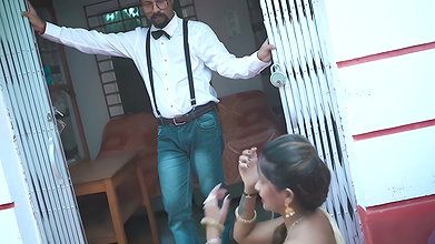 Machali wali ke bur me ungali ghusaya maalik ne