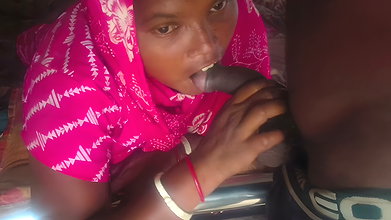 My pados ki bhabhi ko bed per leta kar chudai ki hardcore fouking sex