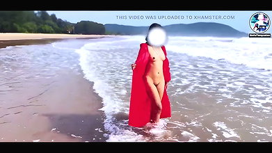 Public Beach Masturbate and Squirt
