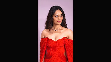 MANUSHI CHILLAR CURVY AND AMPLE NAUGHTINESS CLEAVAGE SEDUCTIVE HQ VIDEO 6