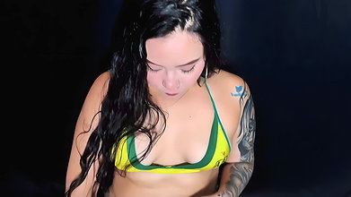 Hot girl from athletic bucaramanga masturbating with and anal plug meets challenge