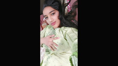 Desi Village Girl Fuck Horny Pussy by Fingering and Showing Boobs and Play with Fingering