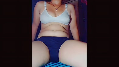 By Spreading the Lips of Her Vagina, She Showed Us How Sexy and Gentle She Is. Don’t Miss the Chance to Miss This Video. by Down