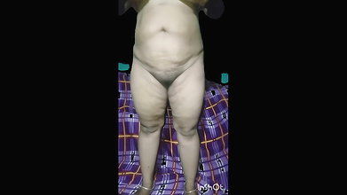 Chudakad bhabhi roj vibration dildo dal ke apni chut ki piyas bhujati hai