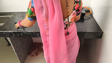 NEWLY MARRIED DESI COUPLE FIRST NIGHT SEX HINDI