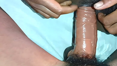 Today my brother-in-law read my pussy, what has he brought with him.Desi couple