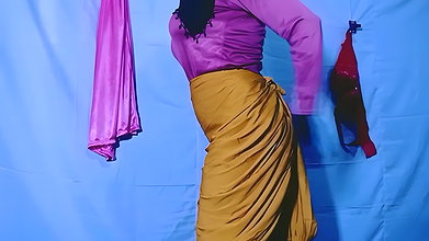 Indian Desi Village Newly Married Bhabhi Romantic Video – Teacher Bathroo