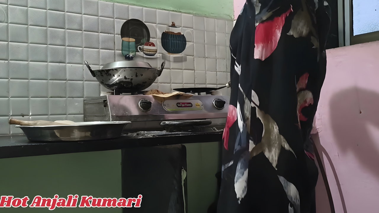 Stepmother Caught Naked in Kitchen by Stepson – Indian Sex MMS