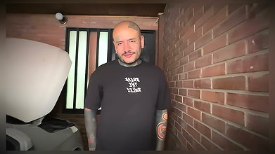 I REPAIR A BEAUTIFUL BOOB’S CAR AND SHE PAYS ME WITH A BLOWJOB AND A FUCK