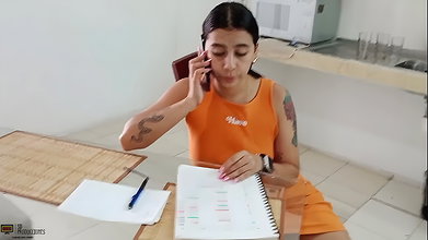 I Masturbate Until I Finish Squirting in Front of My Stepmother-porn in Spanish