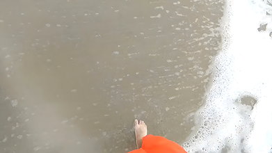 I find a lonely girl on the beach and she sucks my cock