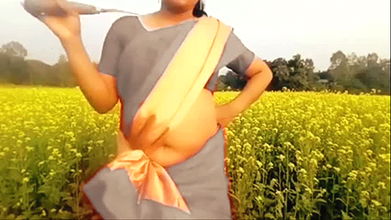 Desi village bhabhi outdoor sex in jungle fucked.outdoor pussy fingering