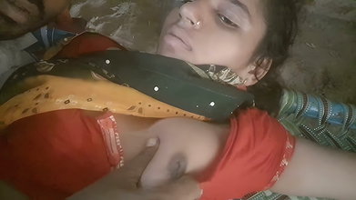 Hot Indian Wife Romantic Sex MMS with Husband Doggy Style