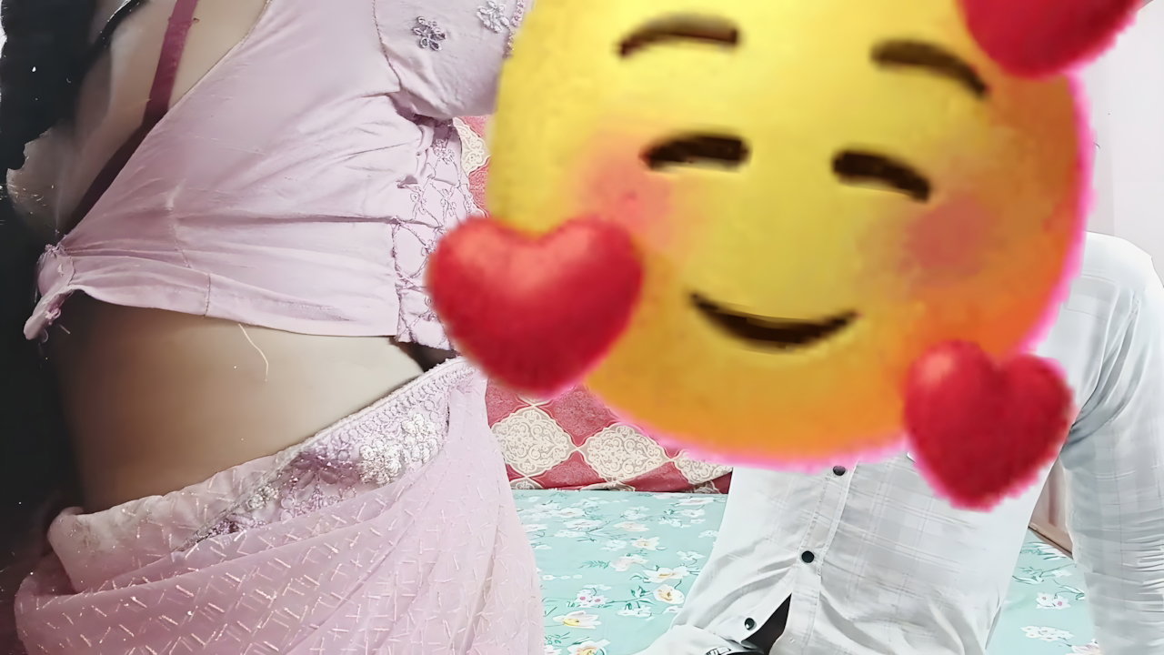 Shilpa Bhabhi Ne Apni Choot Mein MMS Banaya