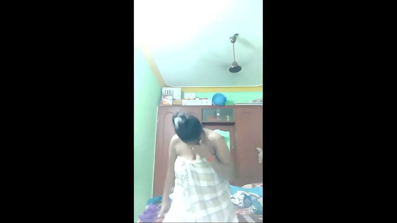 Hot Bigboob Tamil Bhabhi Nude Bathing My Desi MMS