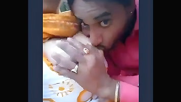 Desi GF Recdng Lovr Suckingg Hr Boobs 0utdoor