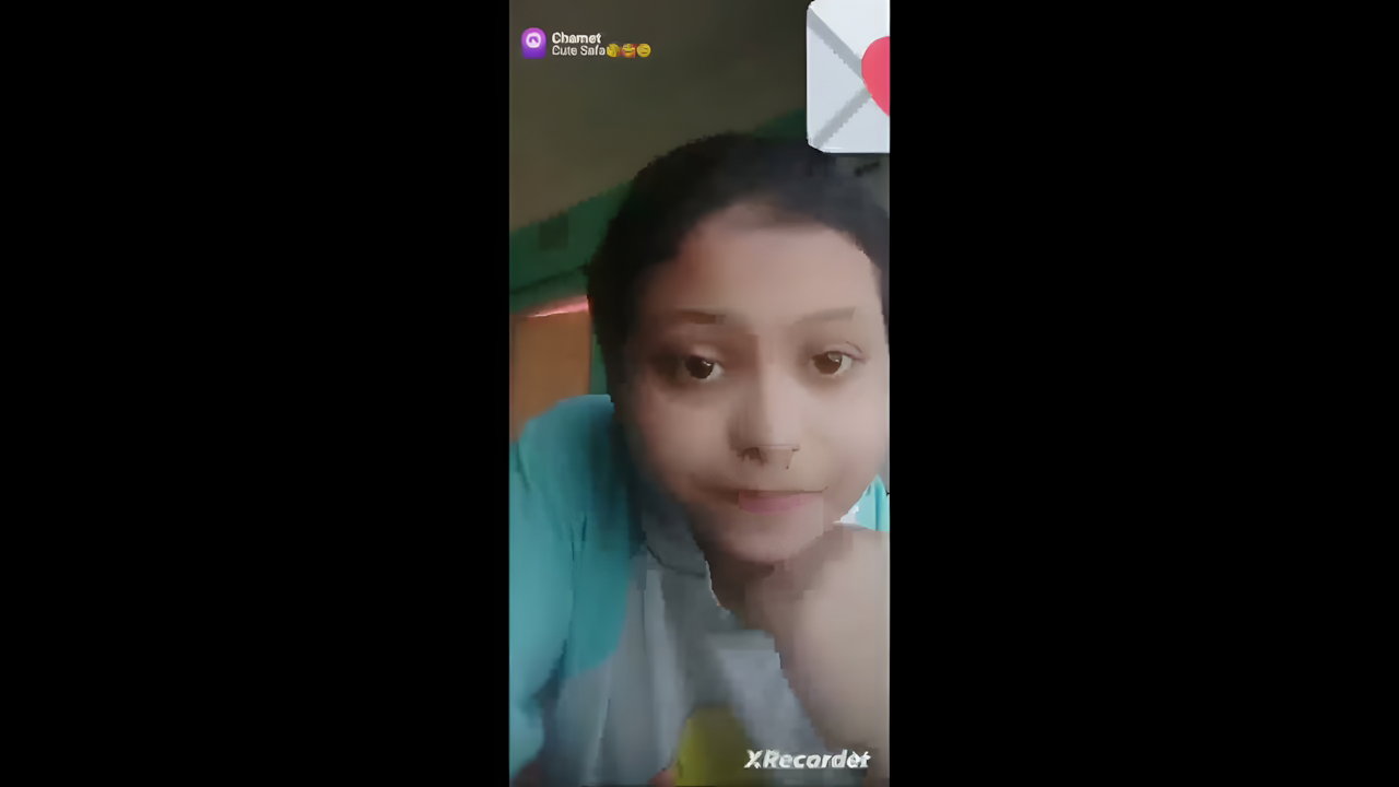 Cuta Safa Chamet Private Show My Desi MMS Leak