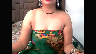 Stripchat-Public.Show-f-Kajal_G-2024.07.04.002311