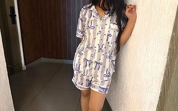 When the Younger Stepsister Got Horny, the Elder Stepbrother Quenched Her Pussy Thirst with Indian Sex MMS