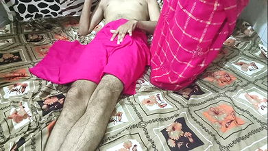 Desi Marathi Bhabhi in saree