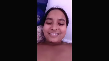 Sexy Bhabhi Showing Nude