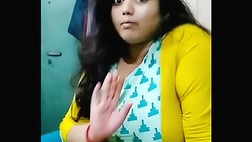 Desi Bhbahiji CHubby n cute