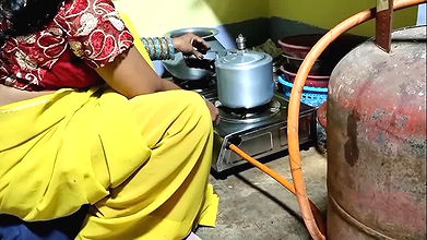 I my friend’s wife. Dost ki biwi ko kitchen me choda.with Bengali audio… use headphone for better experience